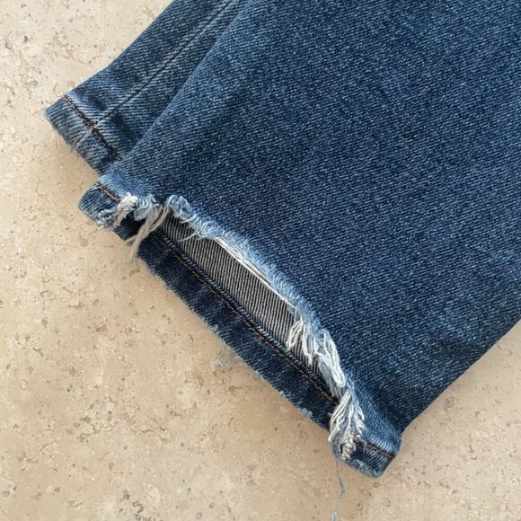 American Eagle Mom Jeans Distressed Knees/Hem Medium Blue Wash, Size 4 - Picture 4 of 10